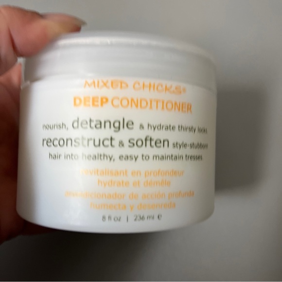 Mixed Chicks Deep Conditioner to Nourish Detangle and Restore, 8 fl oz - Picture 4 of 5